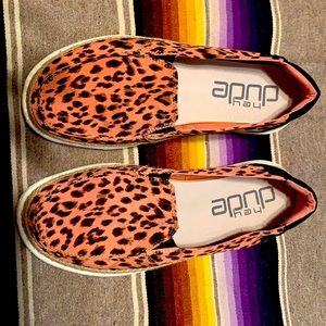 Leopard Print Hey Dudes!